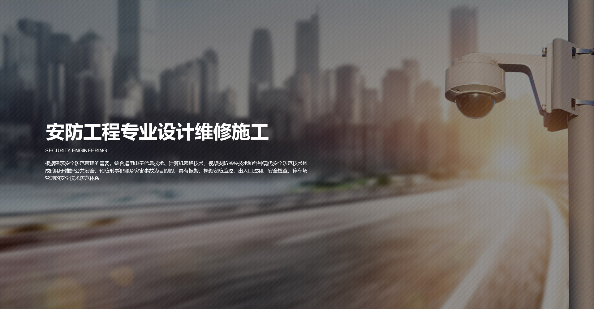 電磁振動(dòng)給料機(jī)由磁銜鐵和線(xiàn)圈產(chǎn)生振動(dòng)，幅：2-5mm，頻率：700-3000次/分，所以給料精度很高